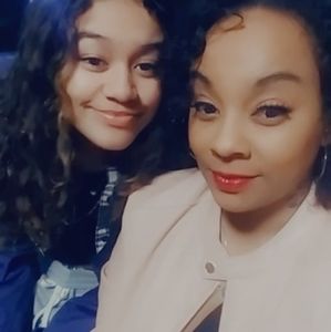 Meet your Posher, Candice